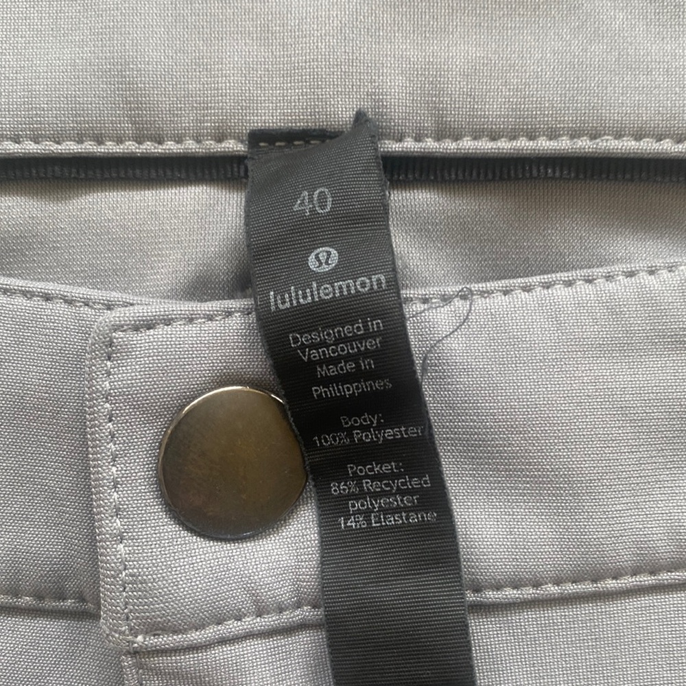 Lululemon Athletica size 40x33 men’s 5 pocket pants